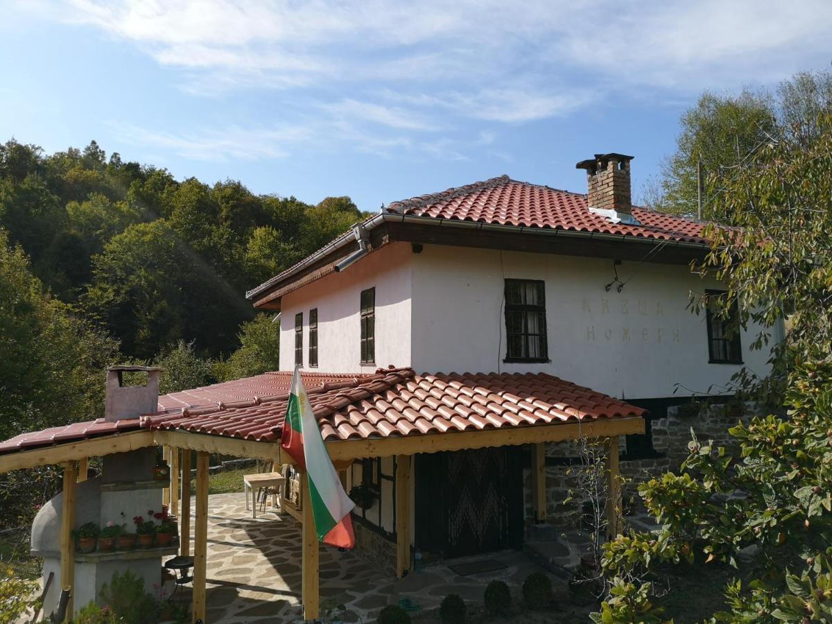 Къща За Гости Ножери Tryavna Exterior photo